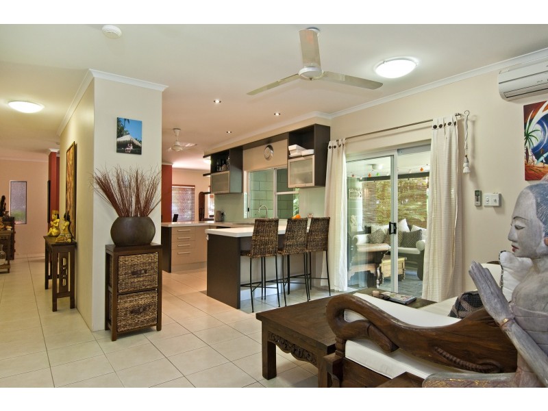 5 Lomatia Close, Redlynch QLD 4870