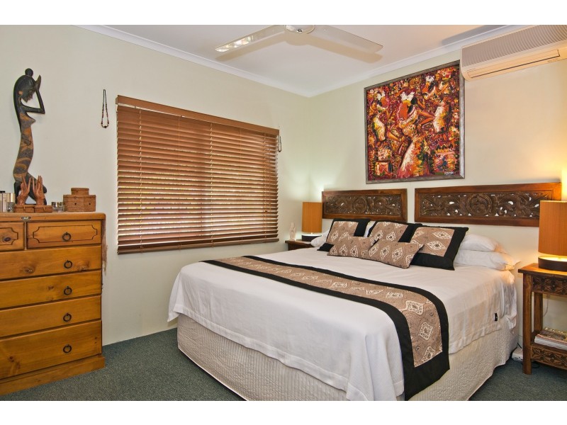 5 Lomatia Close, Redlynch QLD 4870
