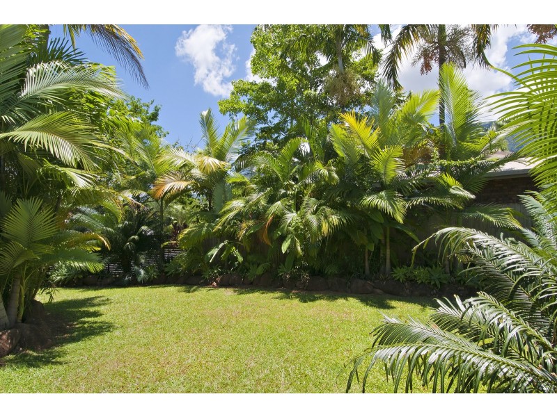 5 Lomatia Close, Redlynch QLD 4870