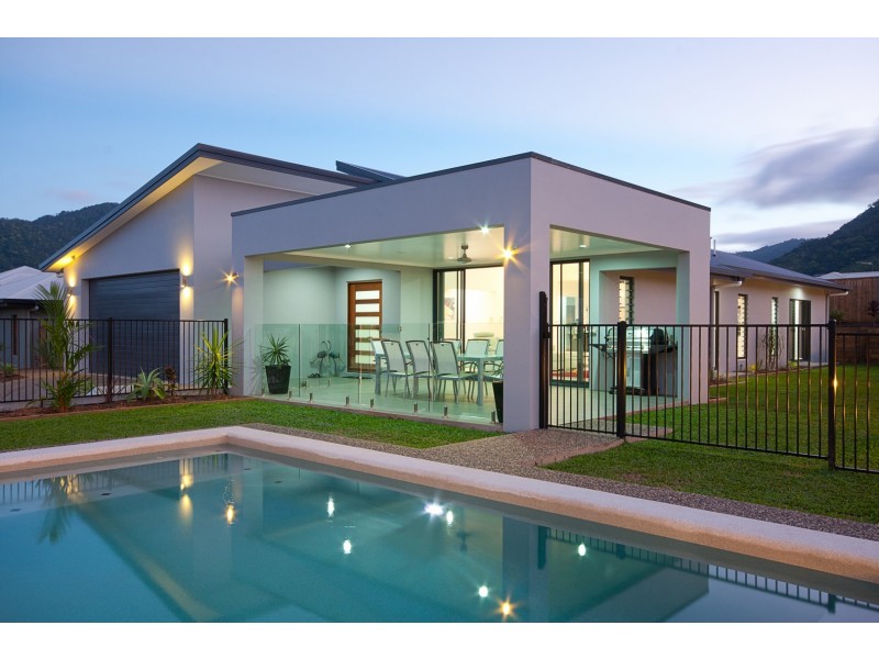 2 Springbrook Avenue, Redlynch QLD 4870