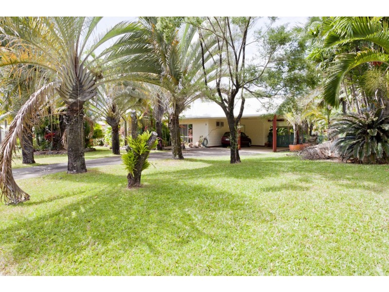 9 Damson Drive, Redlynch QLD 4870