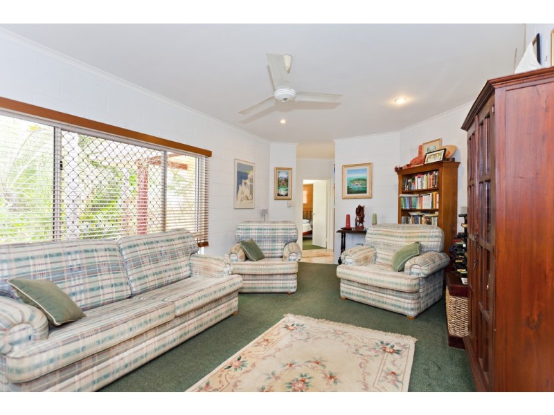 9 Damson Drive, Redlynch QLD 4870