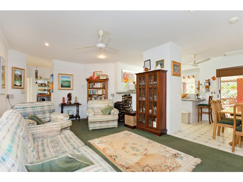 9 Damson Drive, Redlynch QLD 4870
