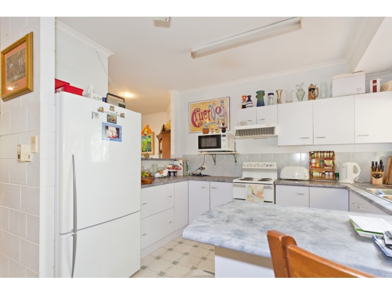 9 Damson Drive, Redlynch QLD 4870