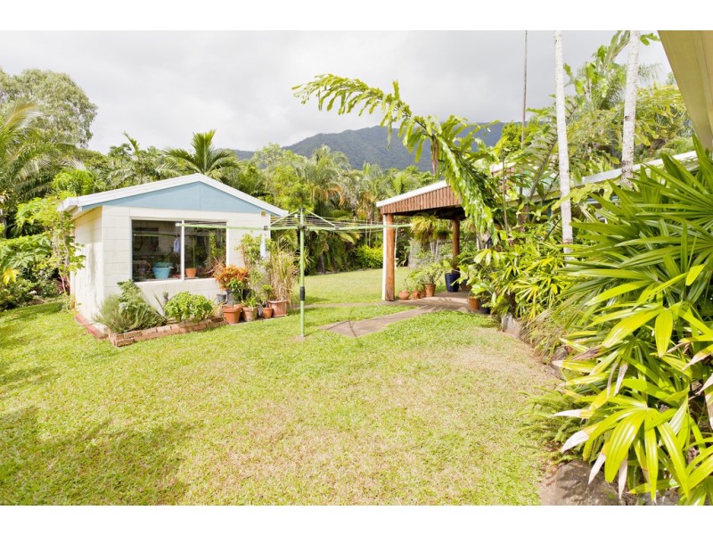 9 Damson Drive, Redlynch QLD 4870