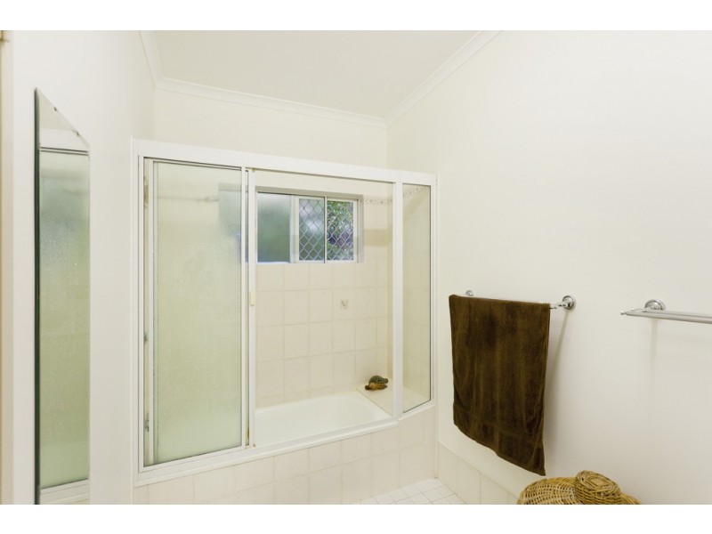 UNDER CONTRACT – 9 Spinos Street, Redlynch QLD 4870