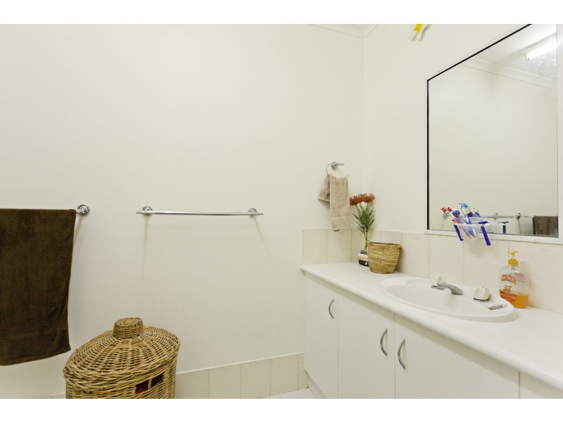 UNDER CONTRACT – 9 Spinos Street, Redlynch QLD 4870