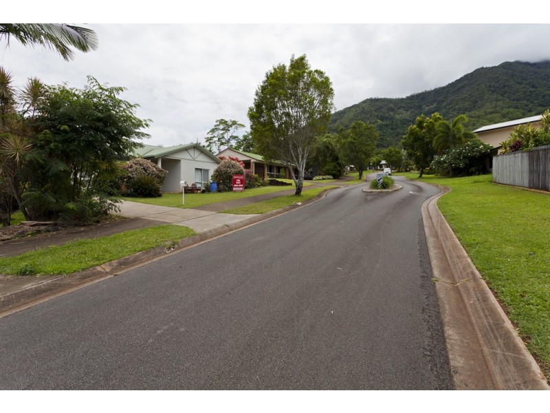UNDER CONTRACT – 9 Spinos Street, Redlynch QLD 4870
