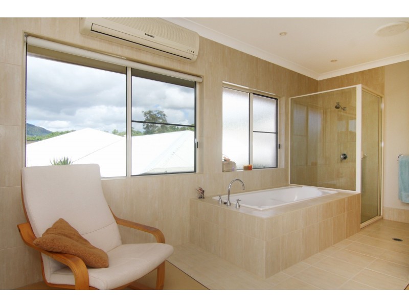 21 Pilosa Street, Redlynch QLD 4870