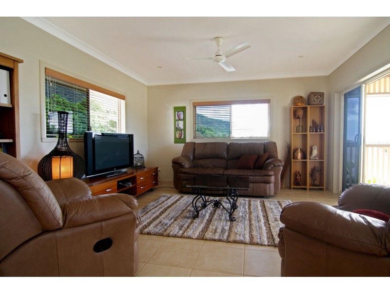 21 Pilosa Street, Redlynch QLD 4870