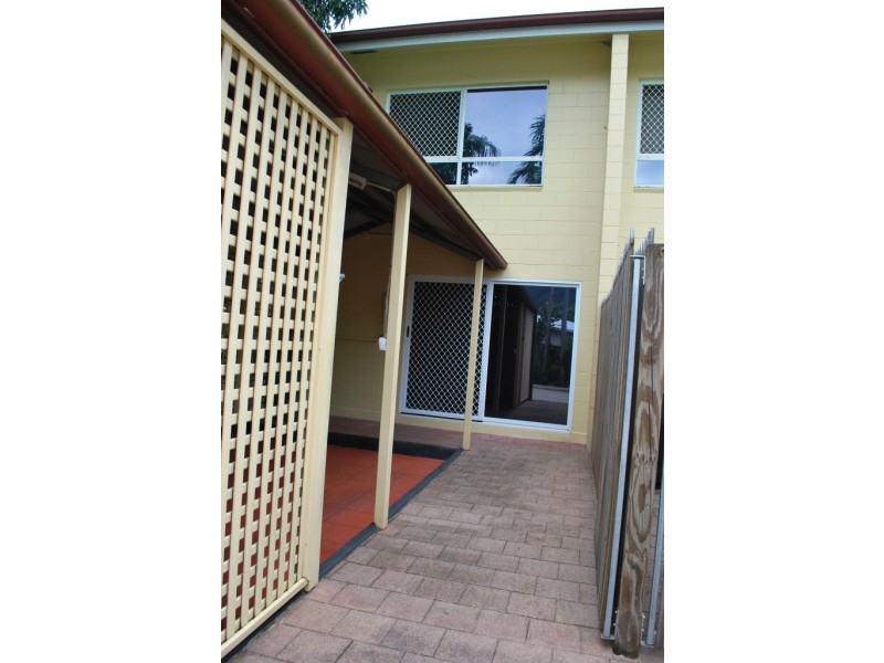 9/3 Tenni Street, Redlynch QLD 4870