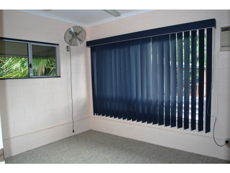 9/3 Tenni Street, Redlynch QLD 4870