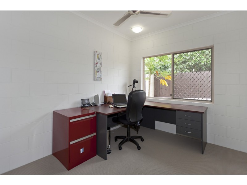 34 Mistletoe Close, Kamerunga QLD 4870