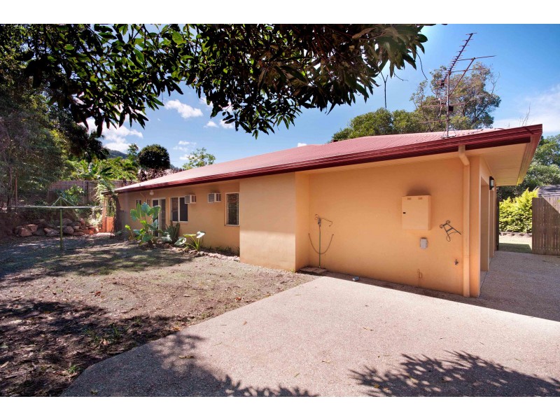 41 Daphne Drive, Redlynch QLD 4870