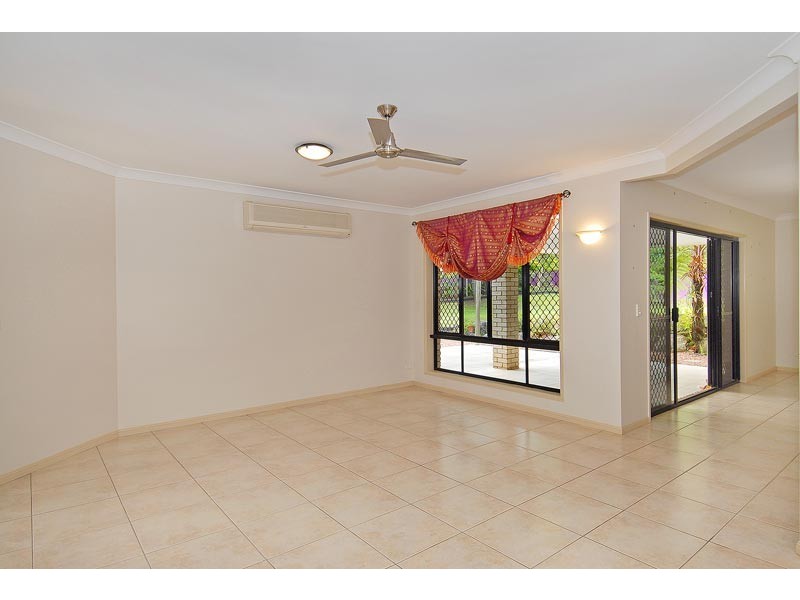 3 Ben Bolt Close, Redlynch QLD 4870
