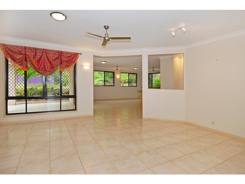 3 Ben Bolt Close, Redlynch QLD 4870