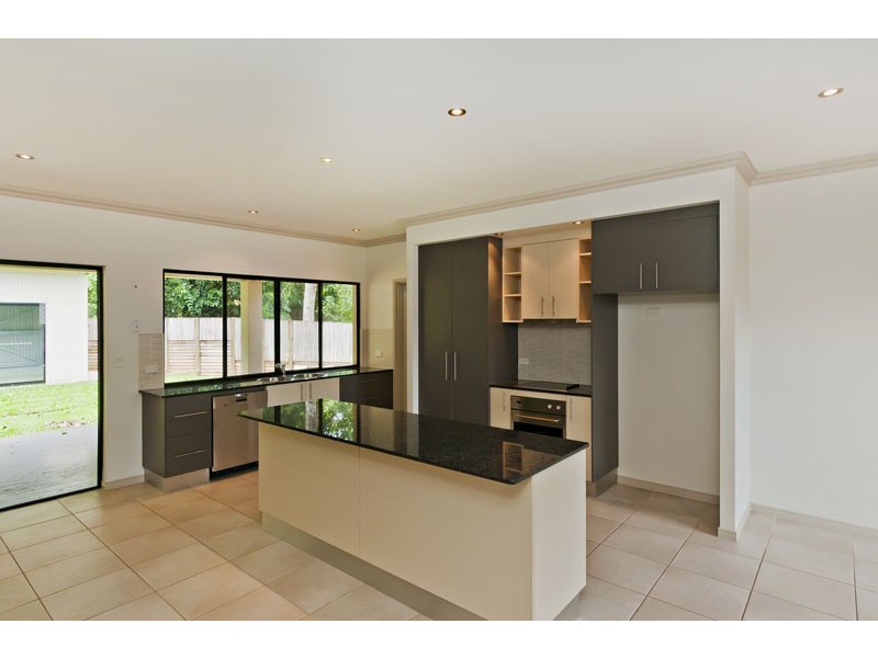 8 Lum Jim Street, Redlynch QLD 4870