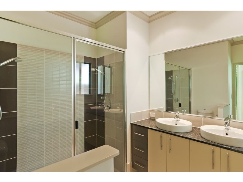 8 Lum Jim Street, Redlynch QLD 4870