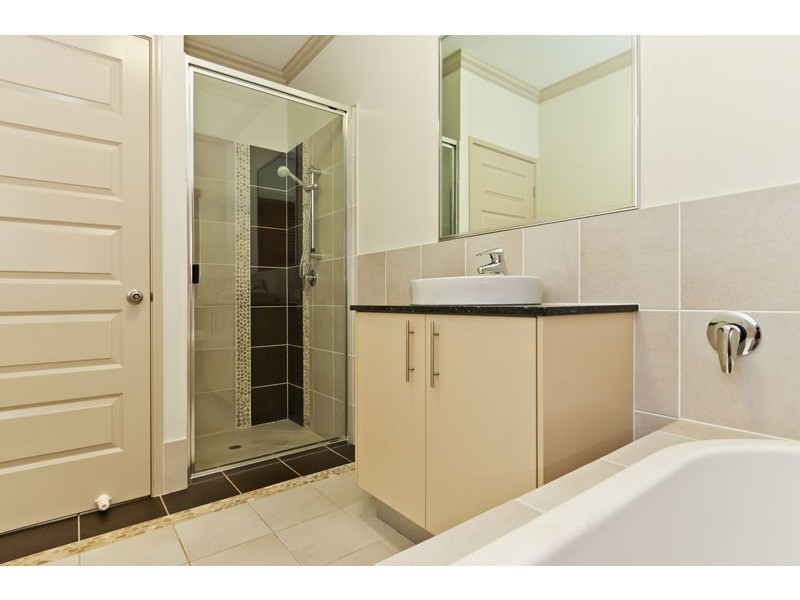 8 Lum Jim Street, Redlynch QLD 4870