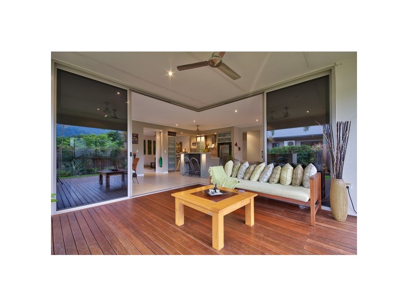 11 Lum Jim Street, Redlynch QLD 4870