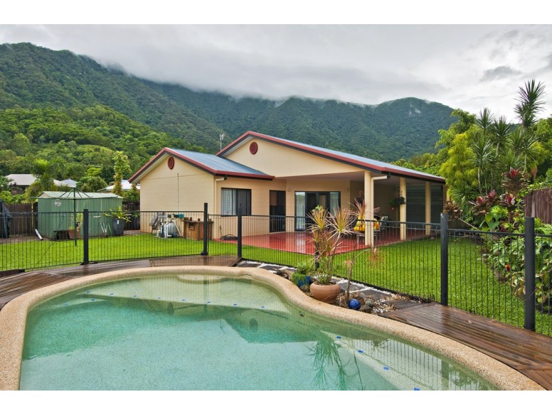 3 Acmena Close, Redlynch QLD 4870