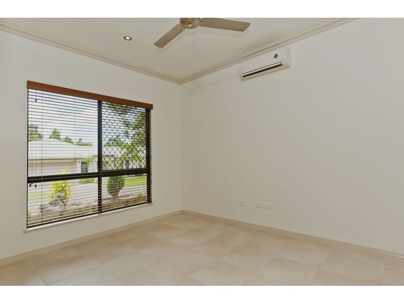 8 Lum Jim Street, Redlynch QLD 4870