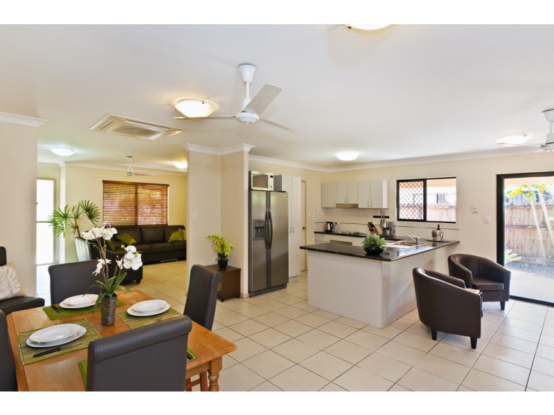 65 William Hickey Street, Redlynch QLD 4870