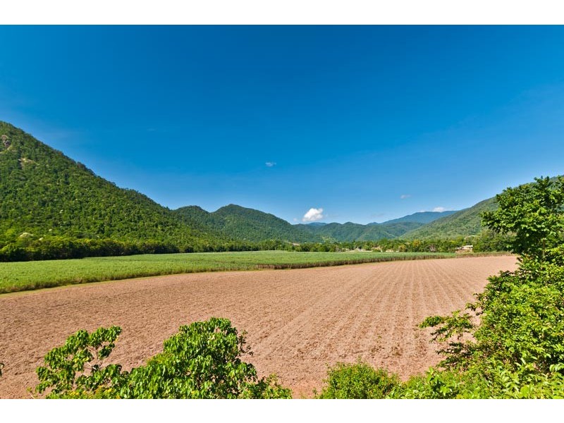 65 William Hickey Street, Redlynch QLD 4870