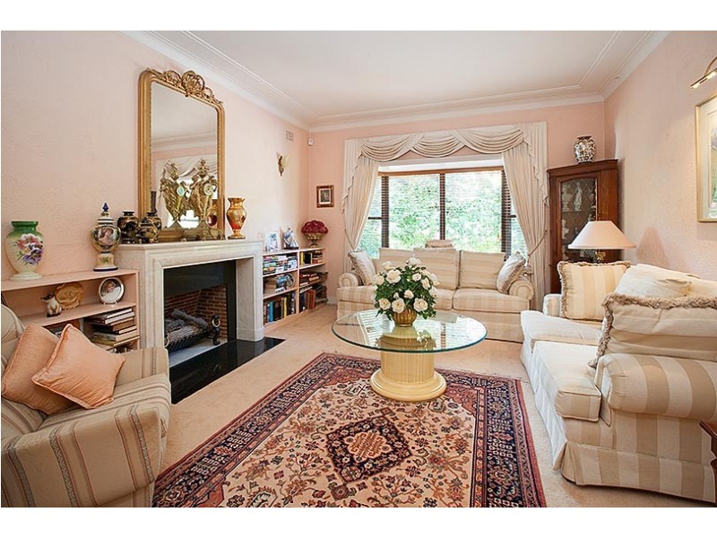 4 Robert Street, Willoughby NSW 2068