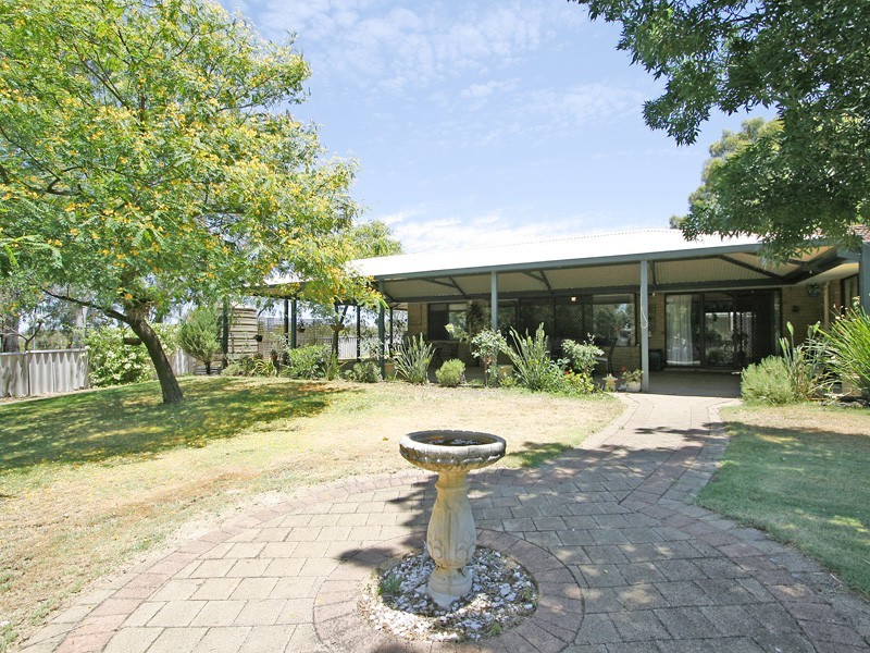215 Boomerang Road, Oldbury WA 6121