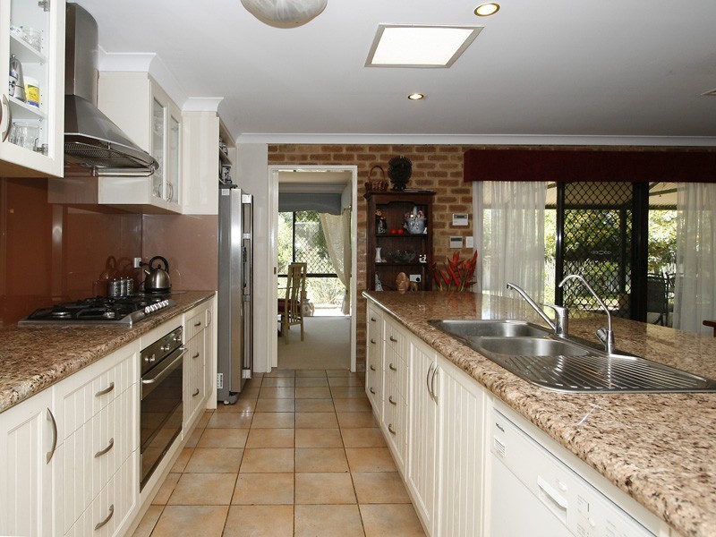 215 Boomerang Road, Oldbury WA 6121