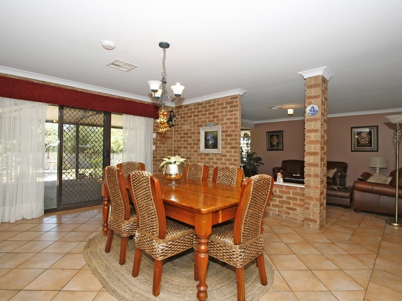 215 Boomerang Road, Oldbury WA 6121
