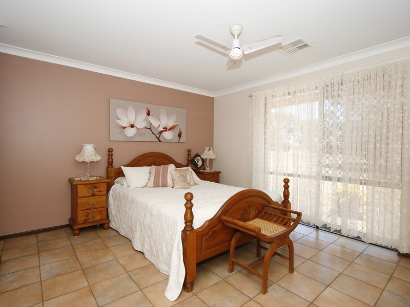 215 Boomerang Road, Oldbury WA 6121