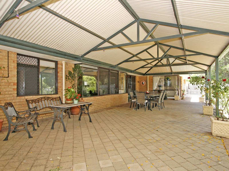 215 Boomerang Road, Oldbury WA 6121
