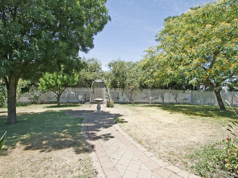 215 Boomerang Road, Oldbury WA 6121