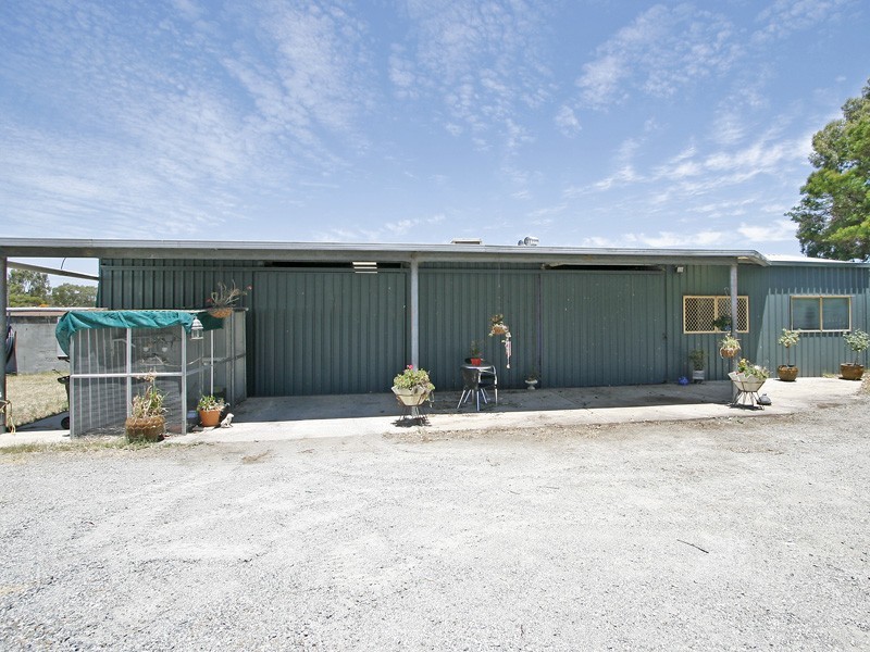 215 Boomerang Road, Oldbury WA 6121