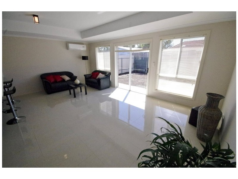 73A Moldavia Walk, Osborne SA 5017