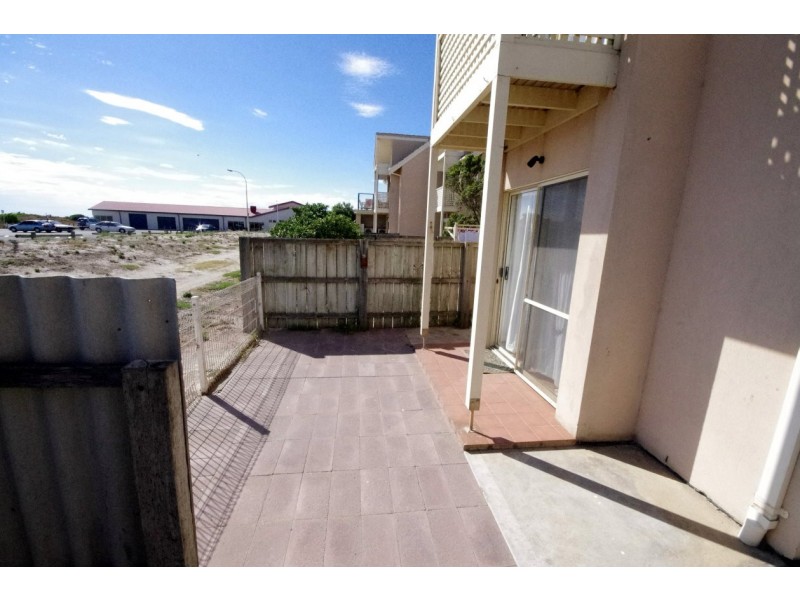4/4 Gulf Point Drive, North Haven SA 5018