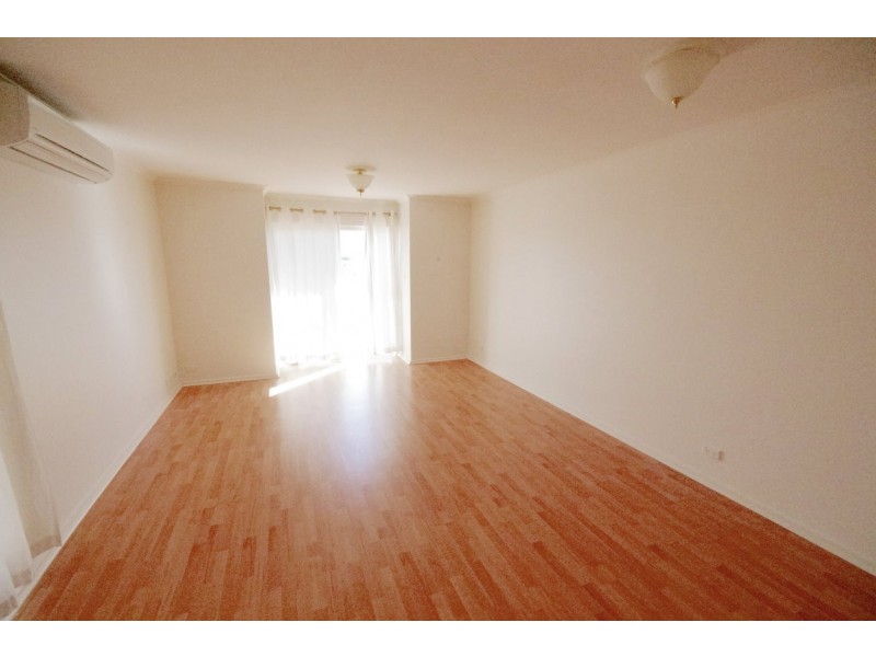 4/4 Gulf Point Drive, North Haven SA 5018