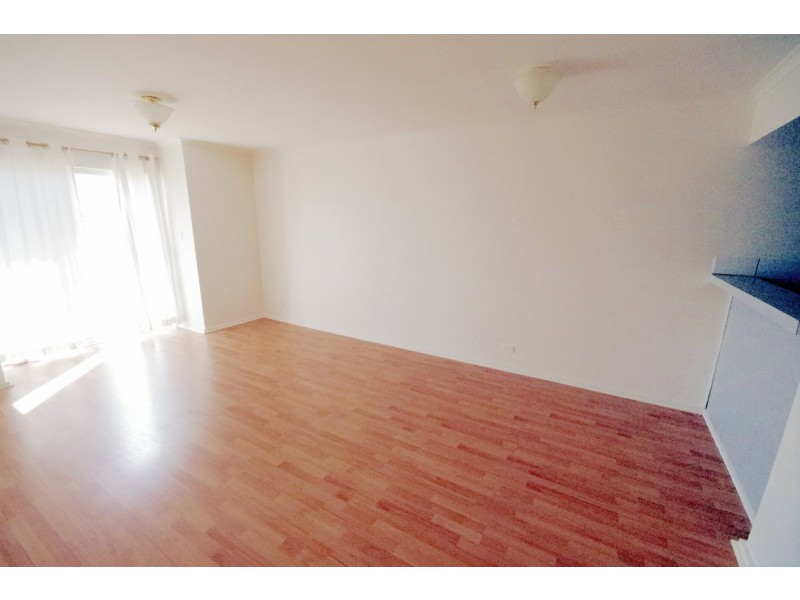 4/4 Gulf Point Drive, North Haven SA 5018