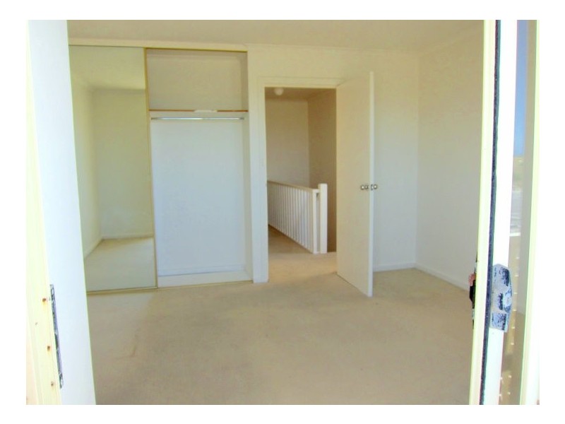 4/4 Gulf Point Drive, North Haven SA 5018