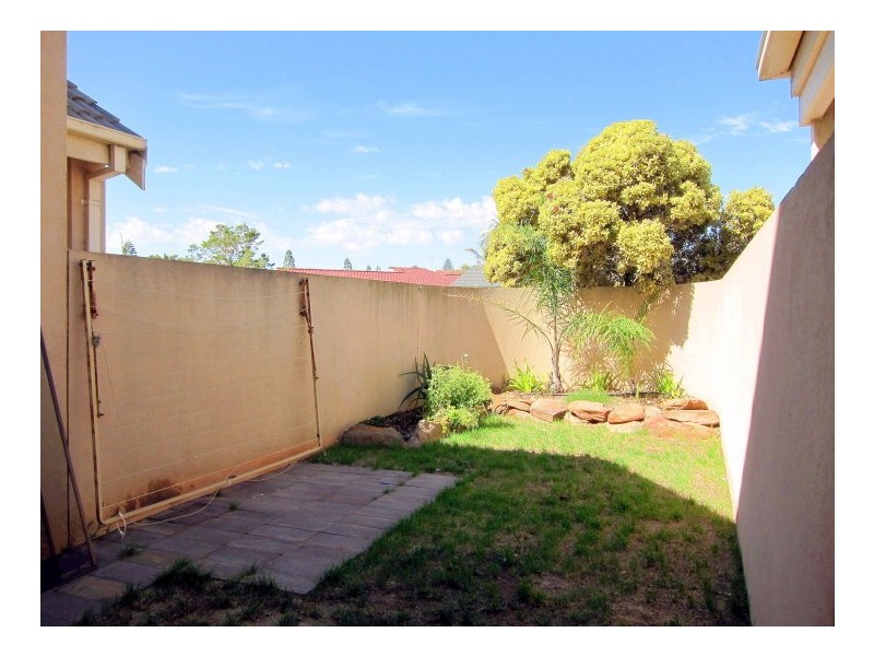 4/4 Gulf Point Drive, North Haven SA 5018