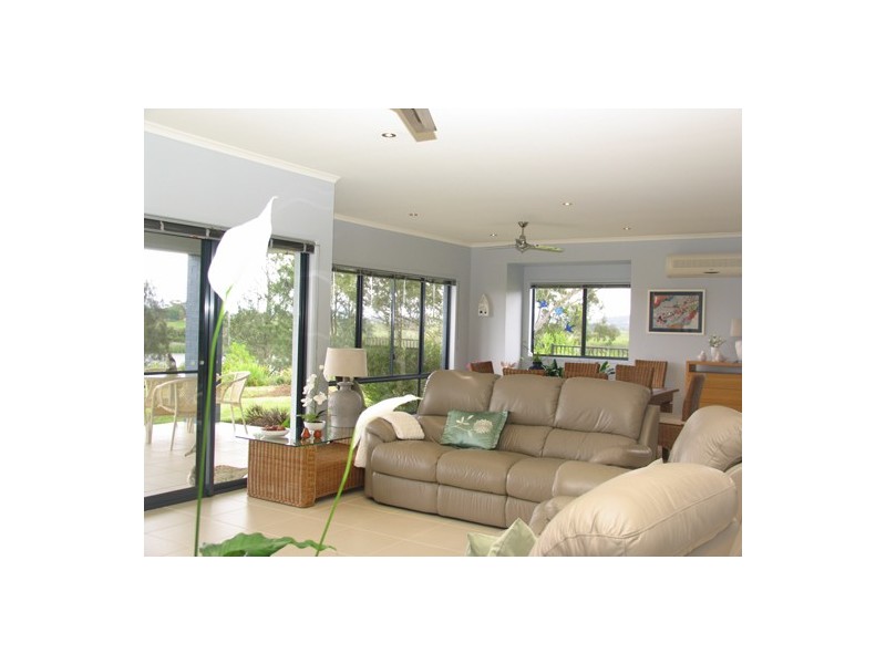 4 John Armstrong Close, Taree West NSW 2430