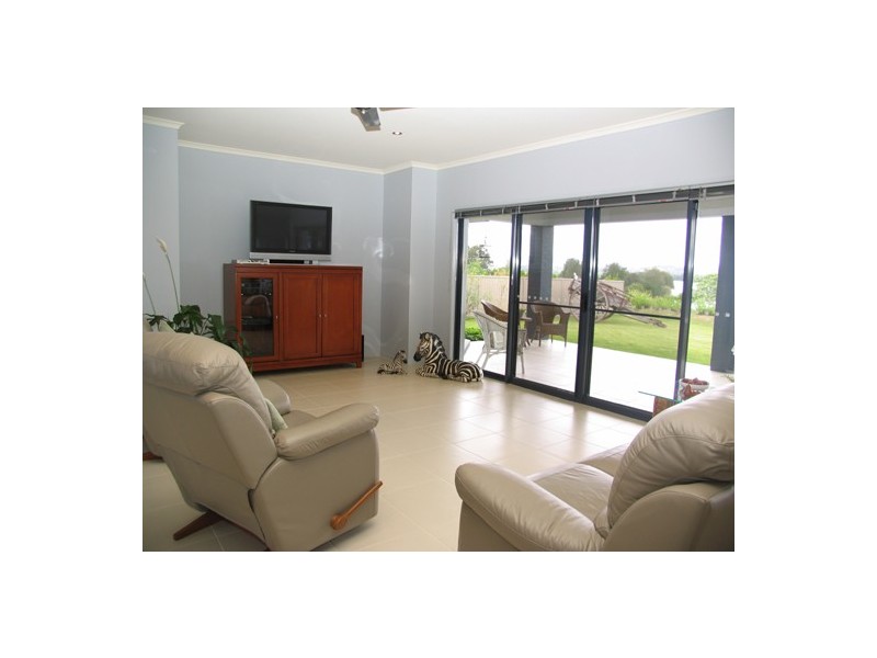 4 John Armstrong Close, Taree West NSW 2430