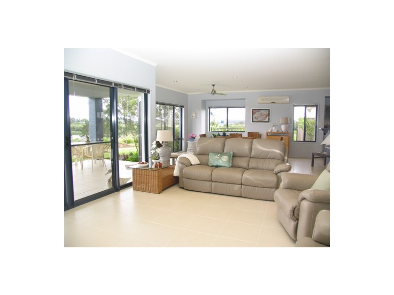 4 John Armstrong Close, Taree West NSW 2430