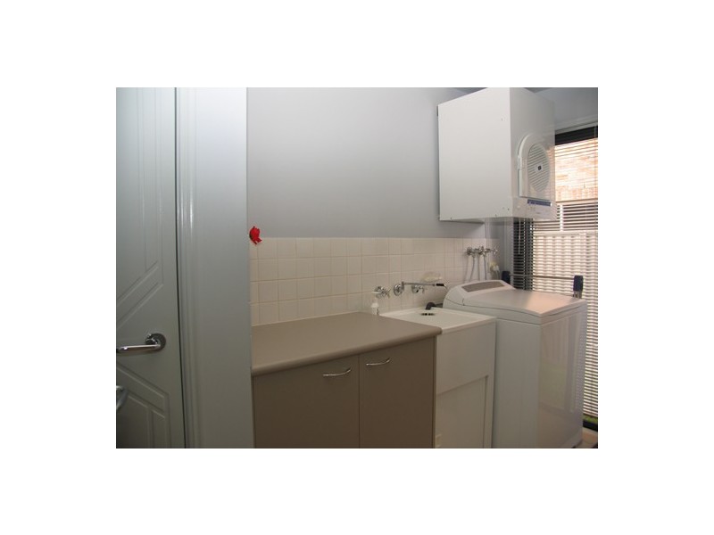 4 John Armstrong Close, Taree West NSW 2430