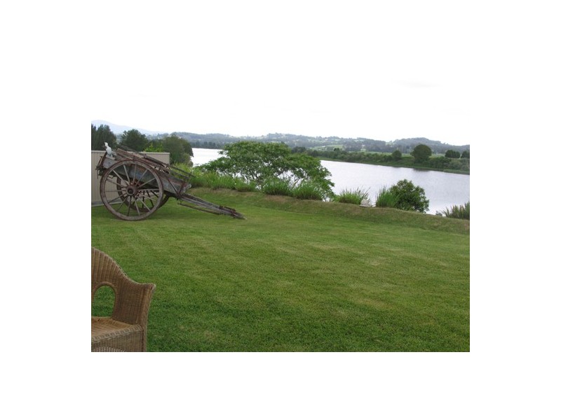 4 John Armstrong Close, Taree West NSW 2430