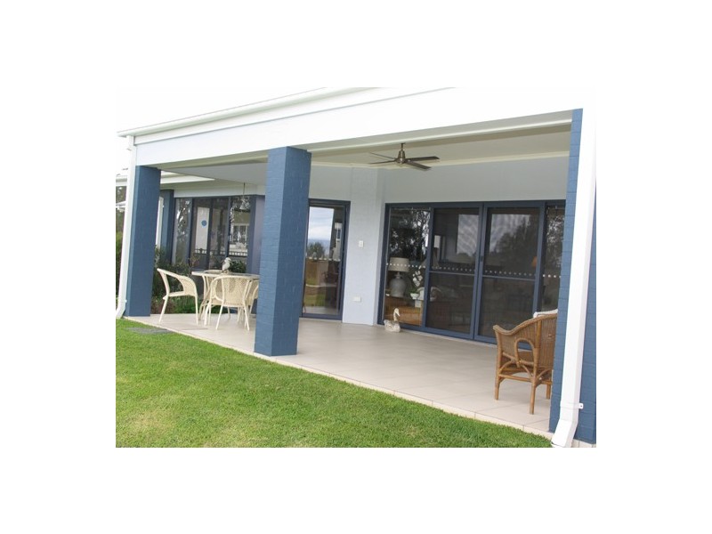 4 John Armstrong Close, Taree West NSW 2430