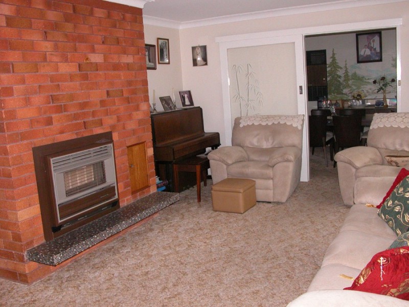 64 Bayview Crescent, Taree NSW 2430