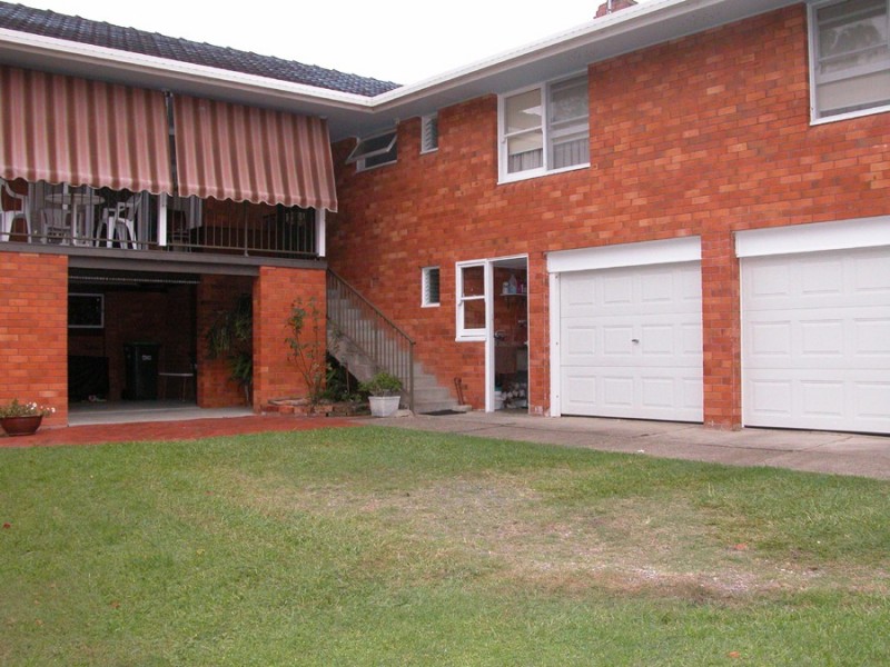 64 Bayview Crescent, Taree NSW 2430